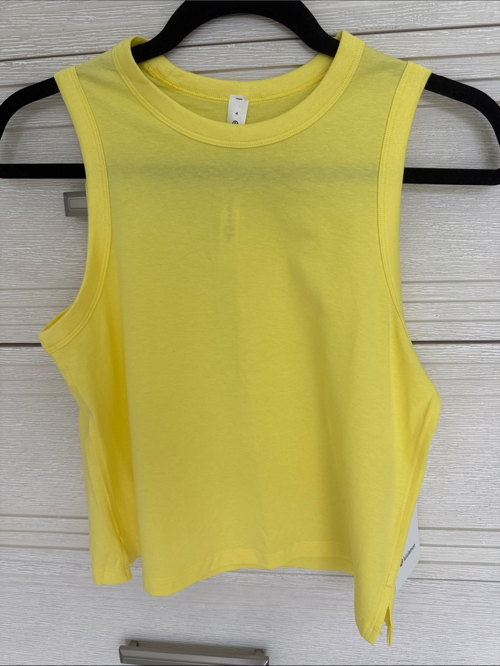 lululemon Sun Yellow Classic Fit Crewneck Sleeveless Tank Size 4 NWT